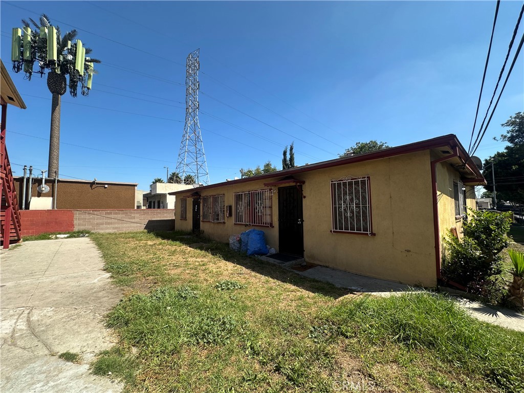 9809 Avalon Property Photo 3