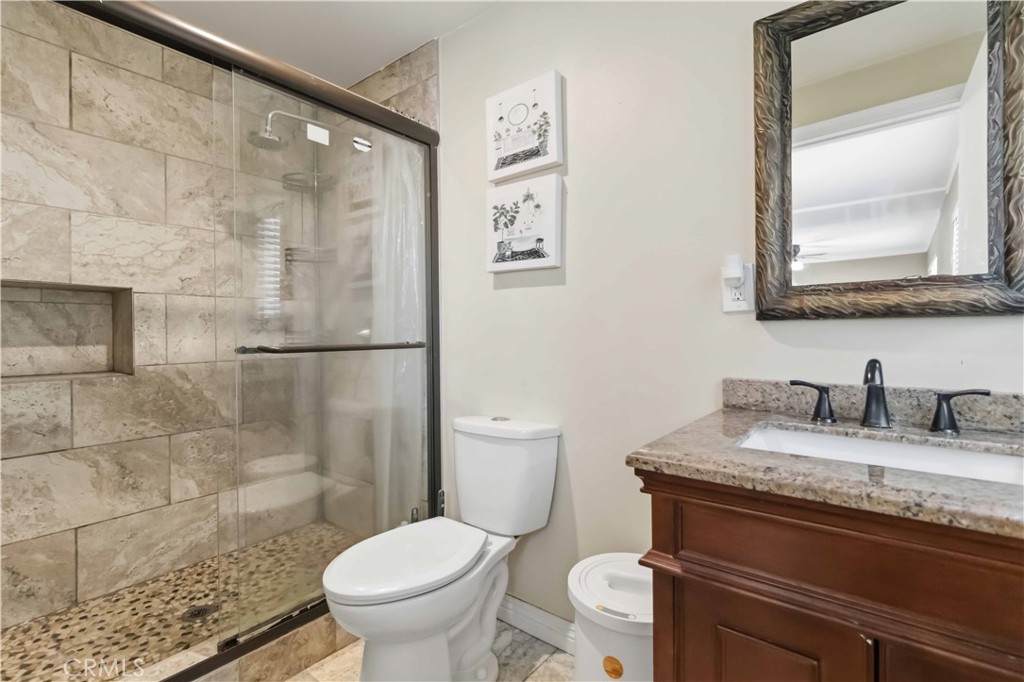 1582 Dakin Property Photo 16