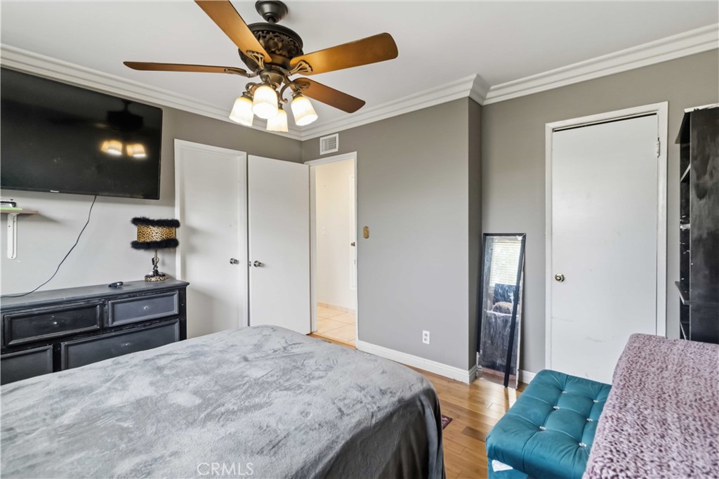1582 Dakin Property Photo 18