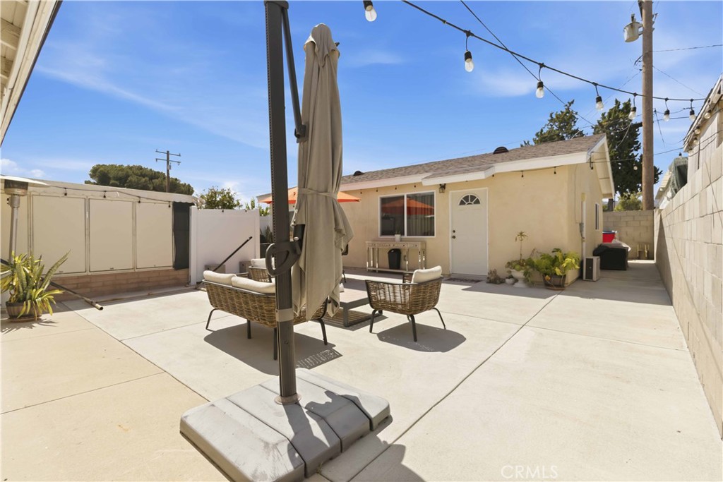 1582 Dakin Property Photo 21