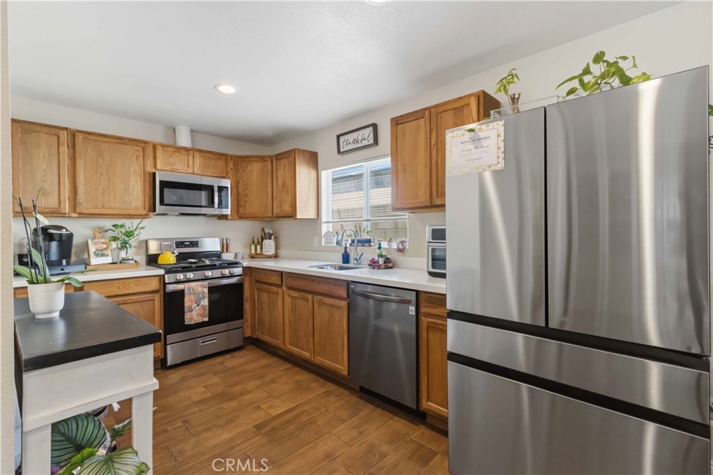 1582 Dakin Property Photo 26