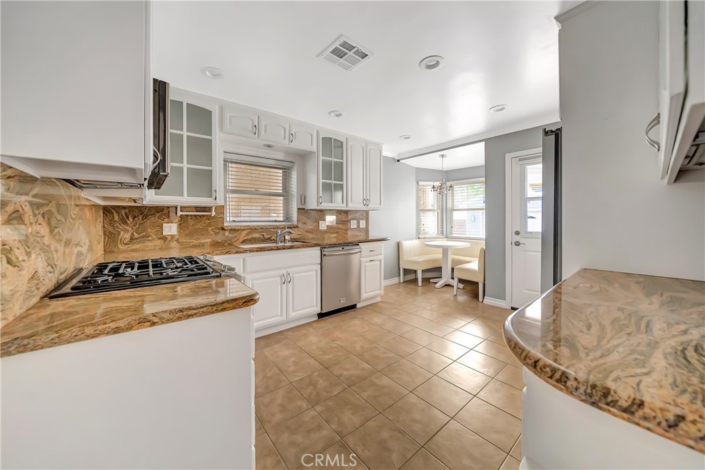 22907 Leonora Dr Property Photo 11