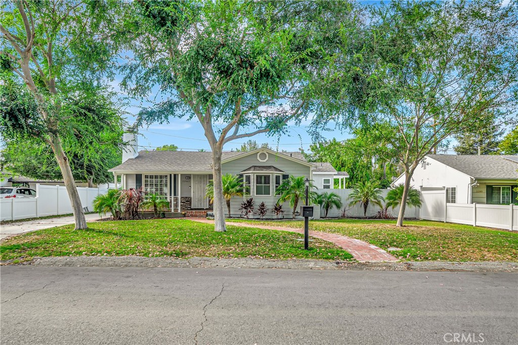 22907 Leonora Dr Property Photo 16