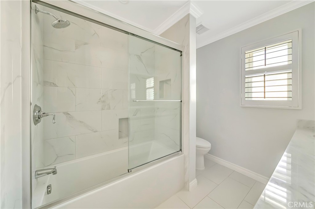 22907 Leonora Dr Property Photo 24