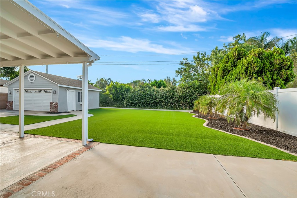 22907 Leonora Dr Property Photo 40