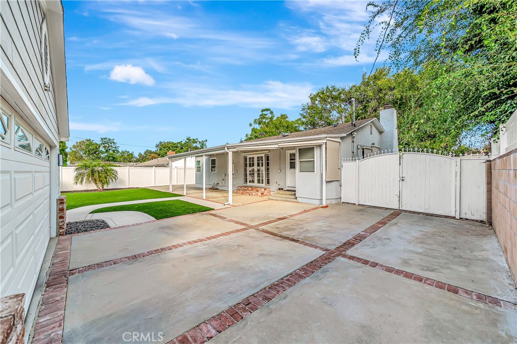 22907 Leonora Dr Property Photo 43