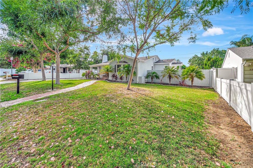 22907 Leonora Dr Property Photo 45