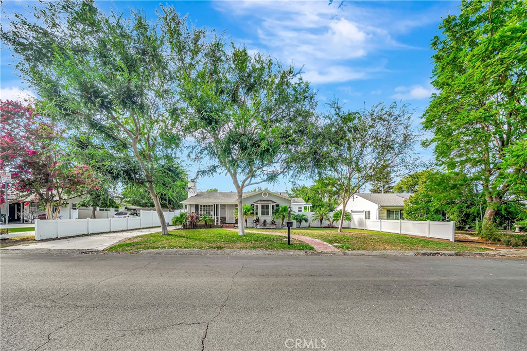 22907 Leonora Dr Property Photo 46