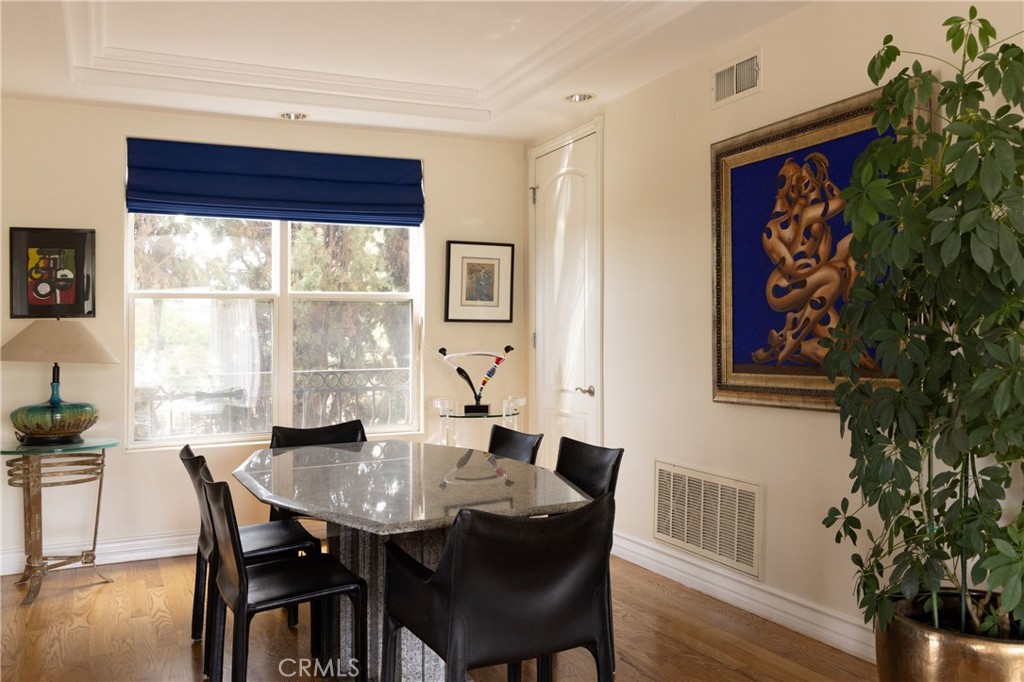 1905 Colby Avenue Property Photo 6