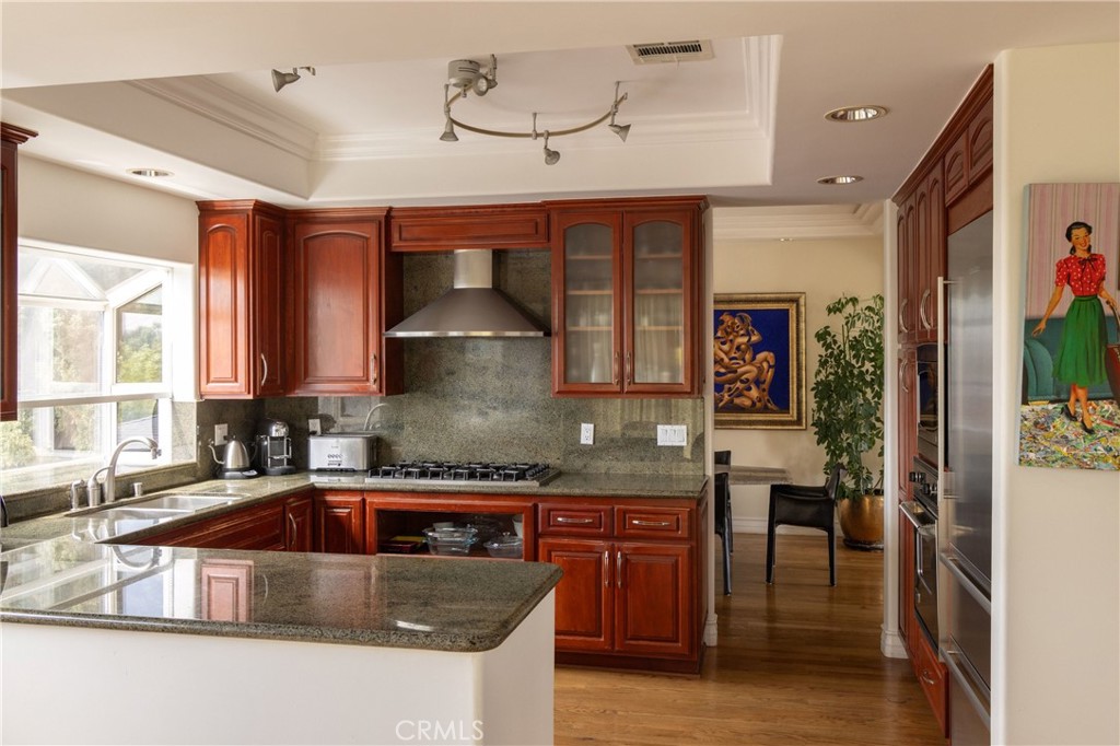 1905 Colby Avenue Property Photo 7