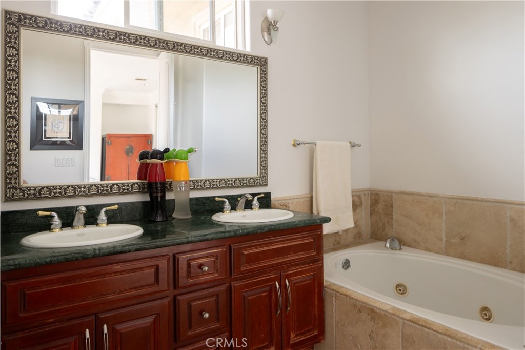 1905 Colby Avenue Property Photo 13