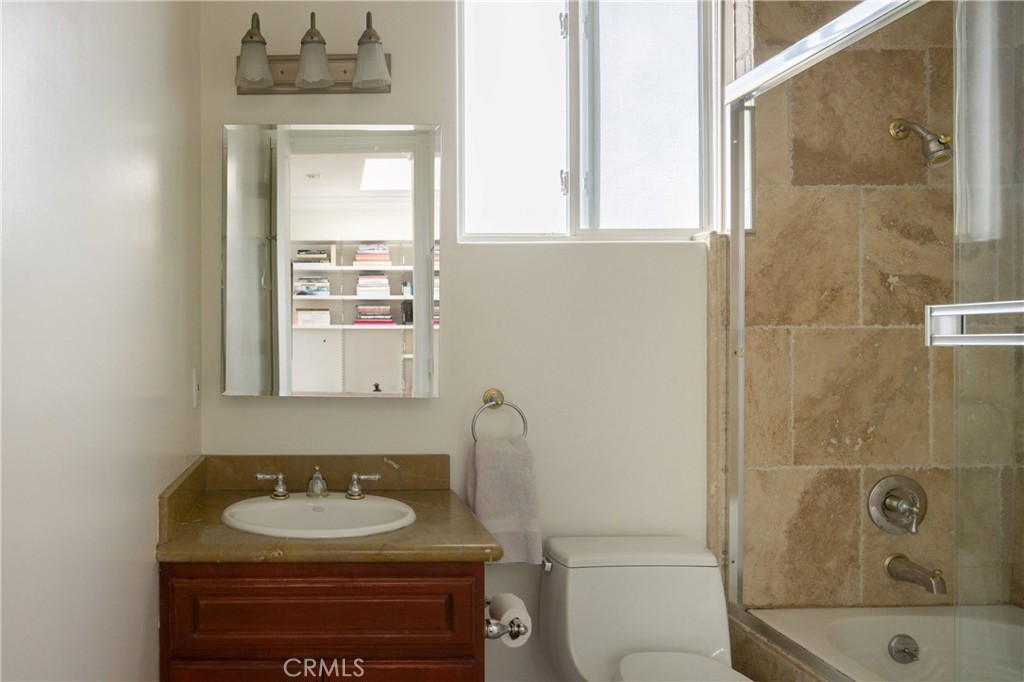 1905 Colby Avenue Property Photo 15