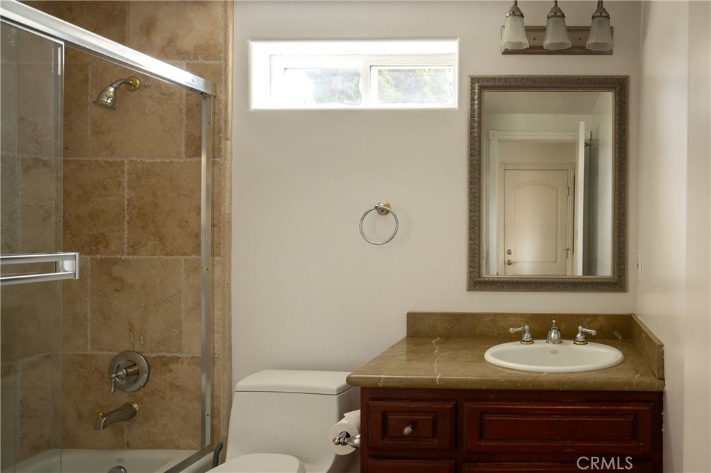1905 Colby Avenue Property Photo 17