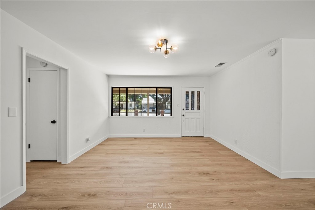 7923 Louise Property Photo 4