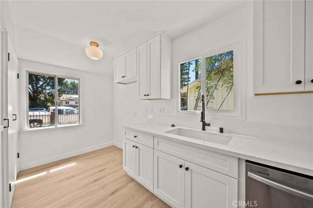 7923 Louise Property Photo 9