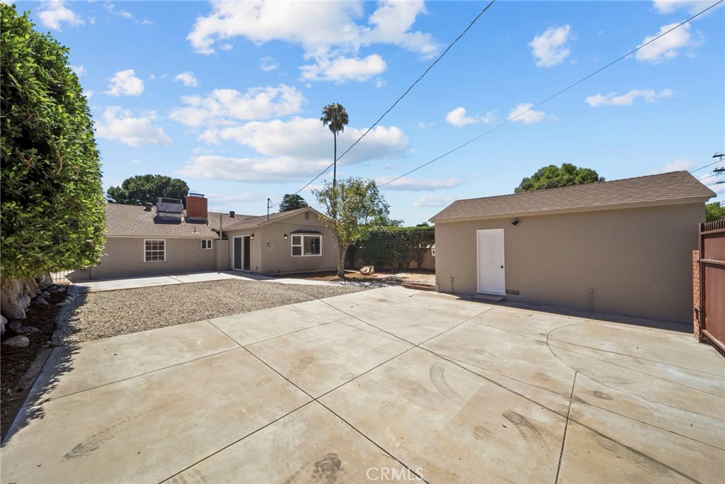7923 Louise Property Photo 23