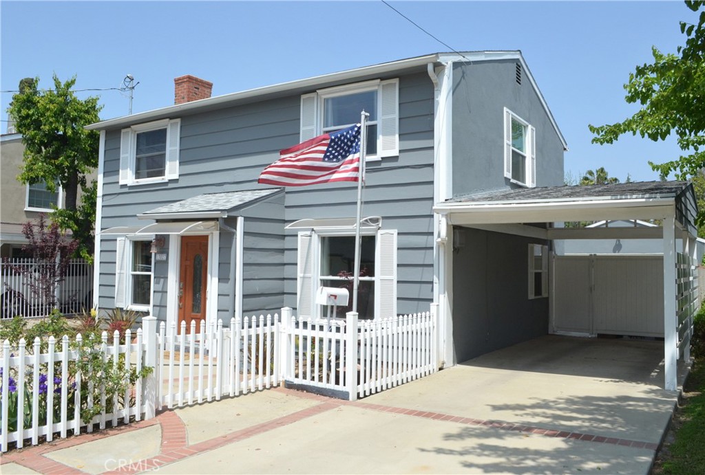13827 Calvert Street Property Photo