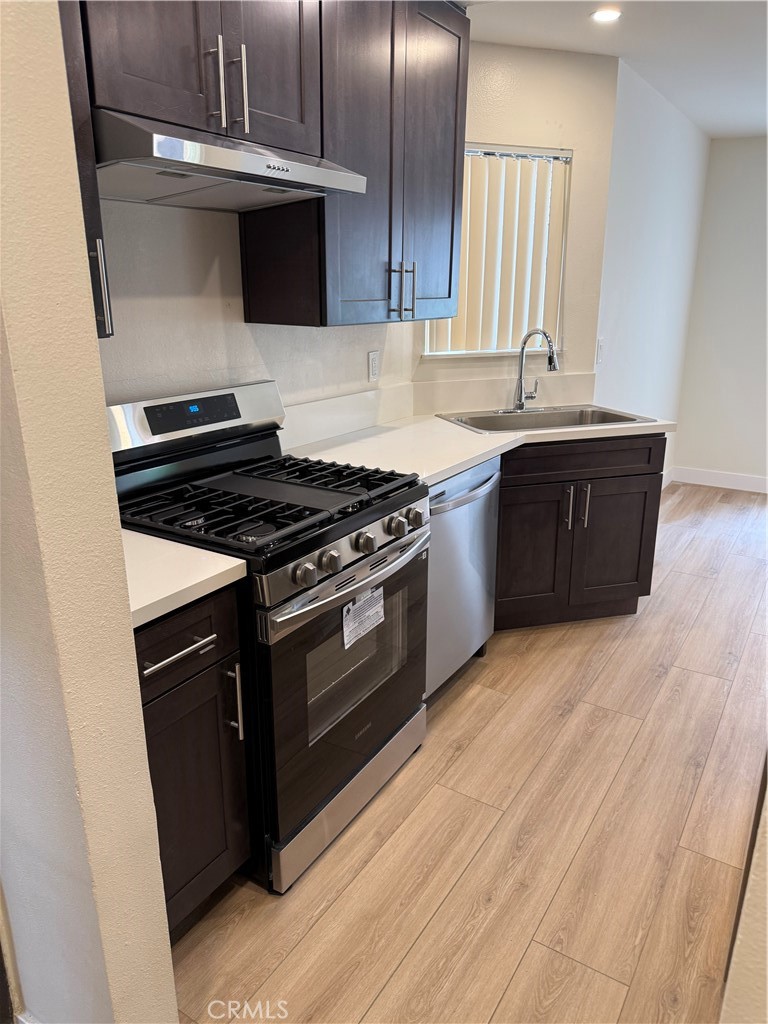 1207 N Columbus Avenue 102 Property Photo 2