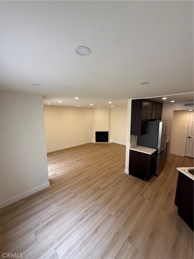 1207 N Columbus Avenue 102 Property Photo 5