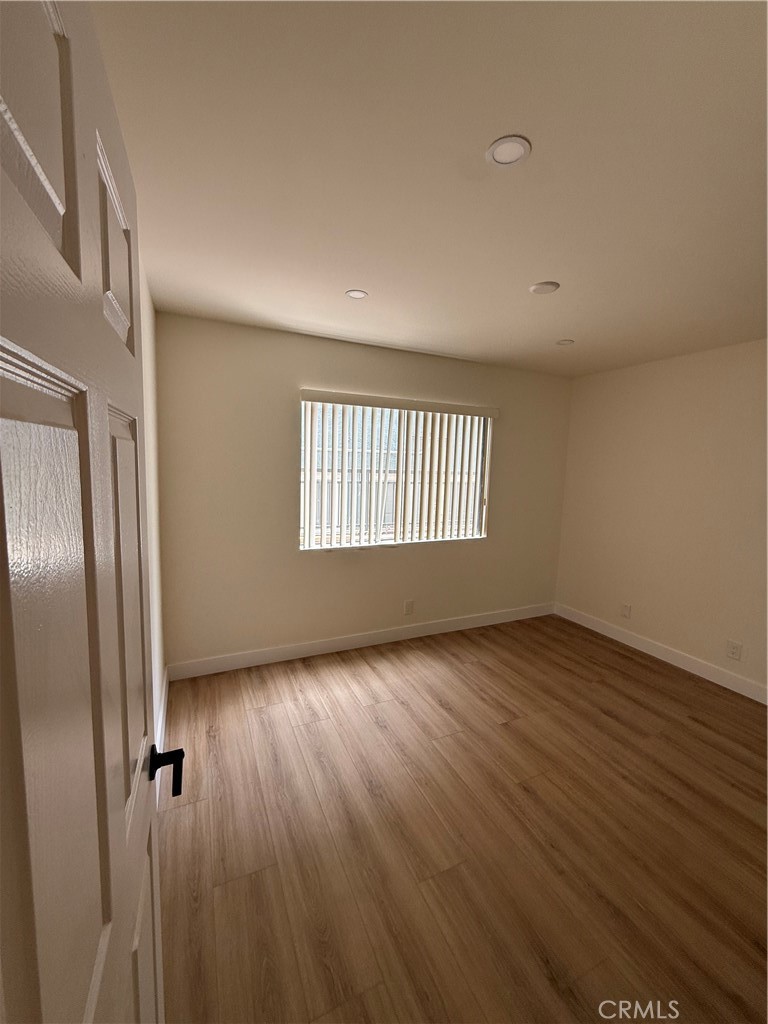 1207 N Columbus Avenue 102 Property Photo 11