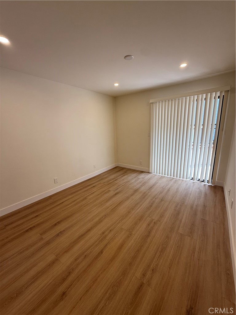 1207 N Columbus Avenue 102 Property Photo 13