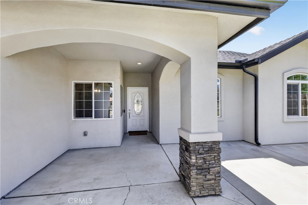 21841 Mid Property Photo 3