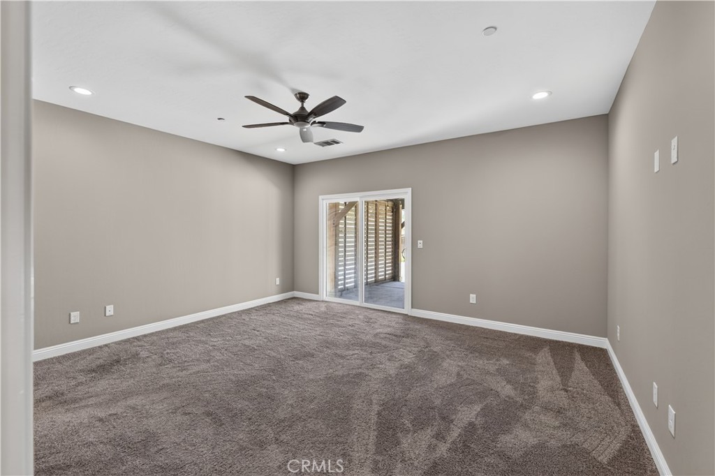 21841 Mid Property Photo 13