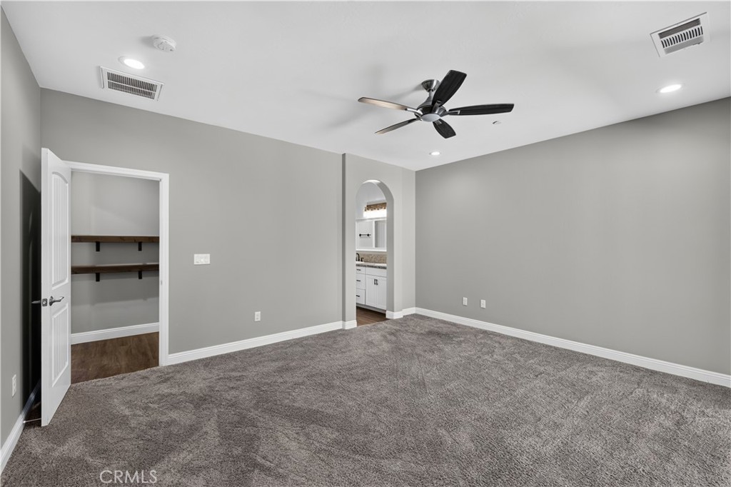21841 Mid Property Photo 14