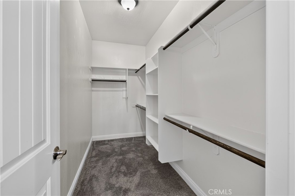21841 Mid Property Photo 17