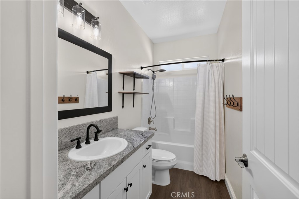 21841 Mid Property Photo 20