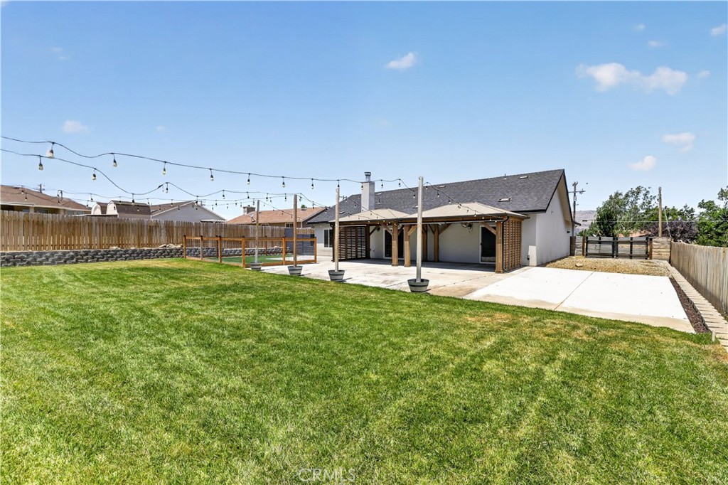 21841 Mid Property Photo 27
