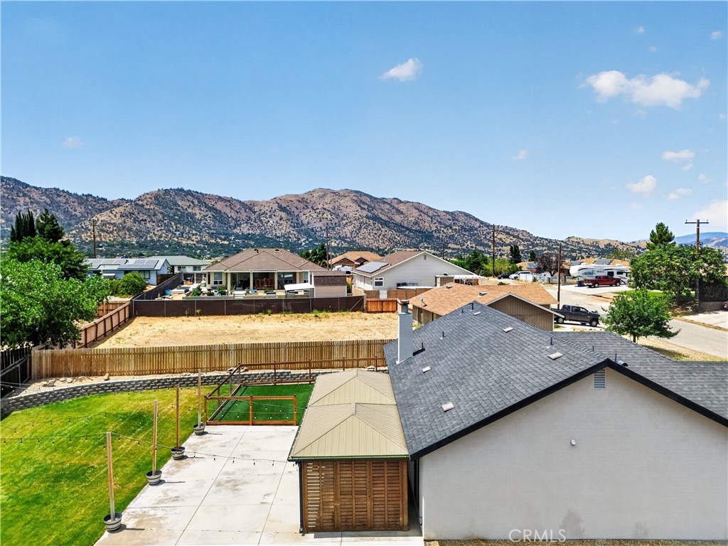 21841 Mid Property Photo 28