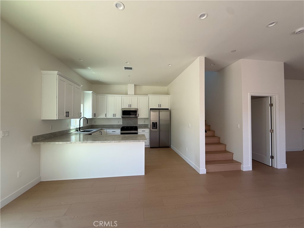 10026 Norwich Avenue Property Photo 1