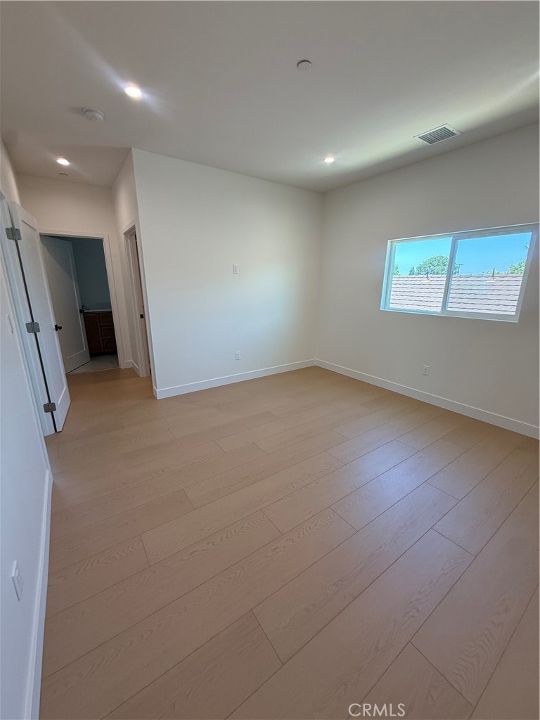 10026 Norwich Avenue Property Photo 12