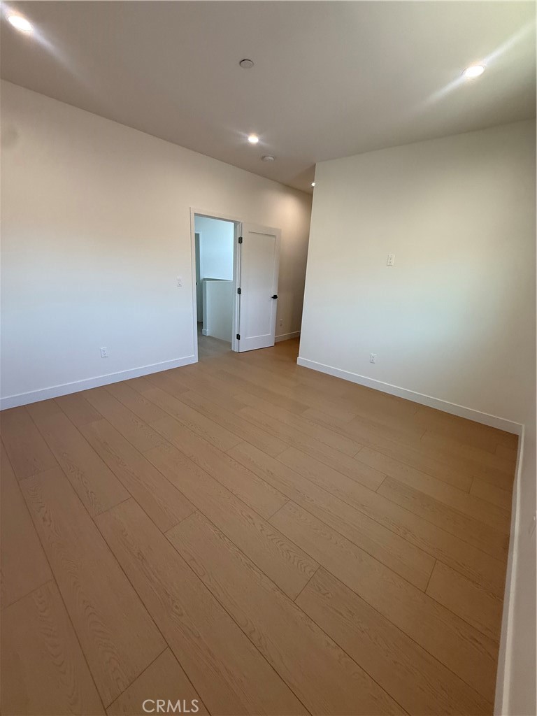 10026 Norwich Avenue Property Photo 13