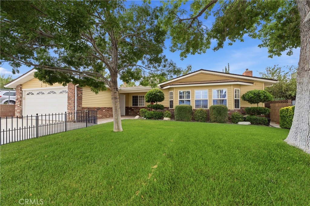 42123 45th Street W Property Photo 1