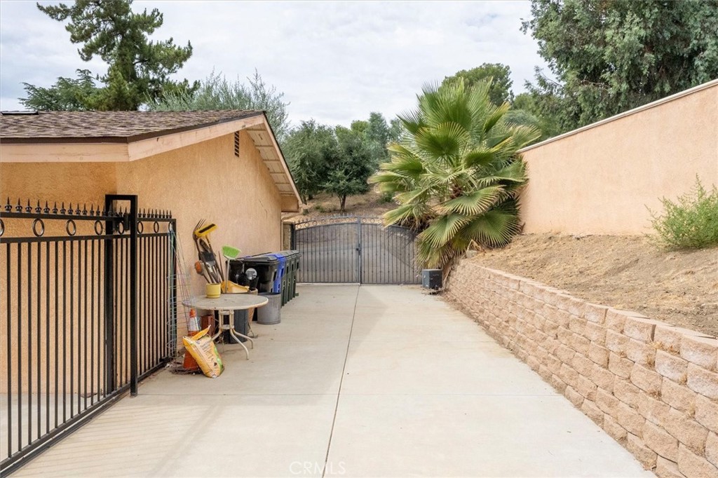 15848 Silver Star Lane Property Photo 30