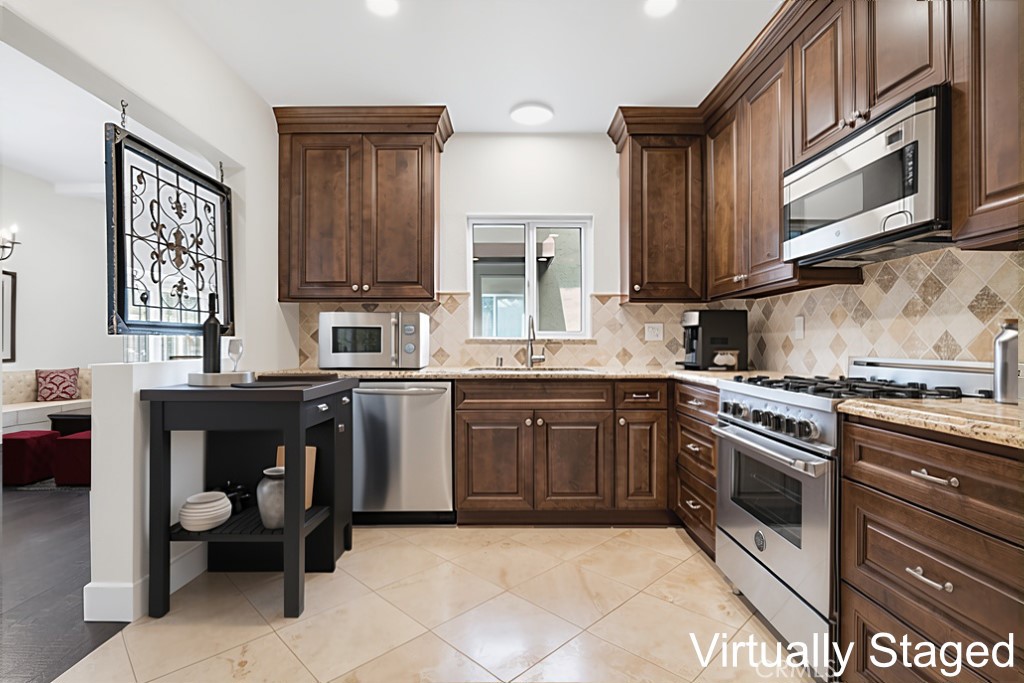 29624 Windsong Property Photo 13