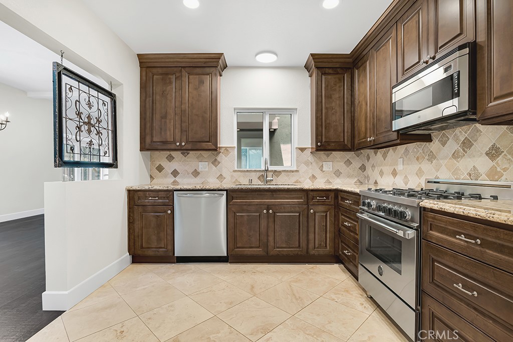 29624 Windsong Property Photo 14
