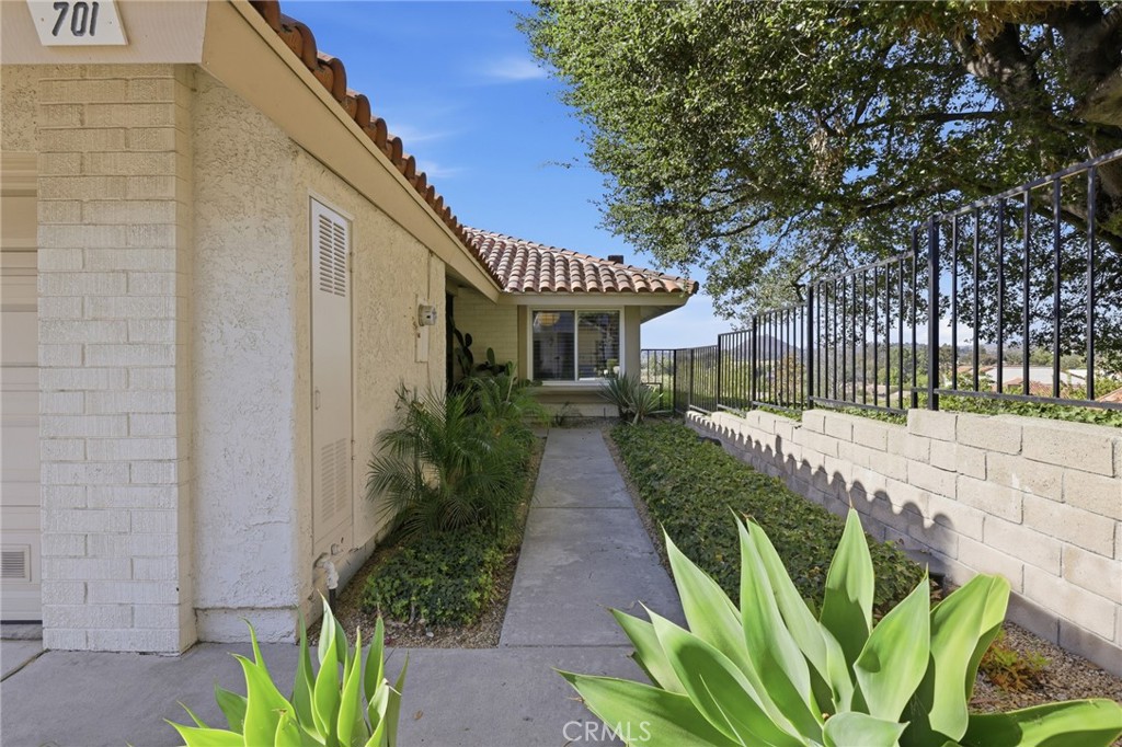 701 Blue Oak Avenue Property Photo 4