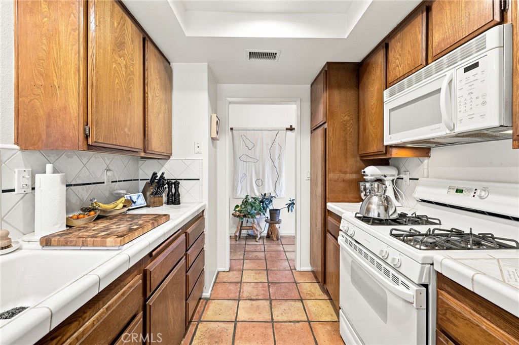 701 Blue Oak Avenue Property Photo 8