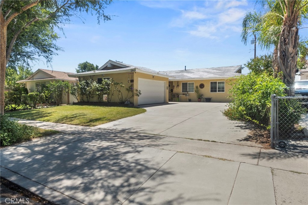27403 Arriola Property Photo 2