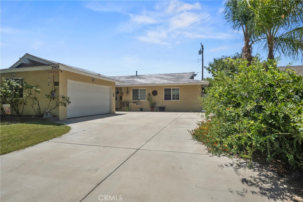 27403 Arriola Property Photo 3