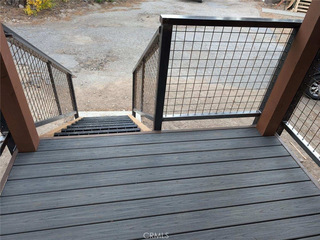 92 Snowridge Property Photo 2