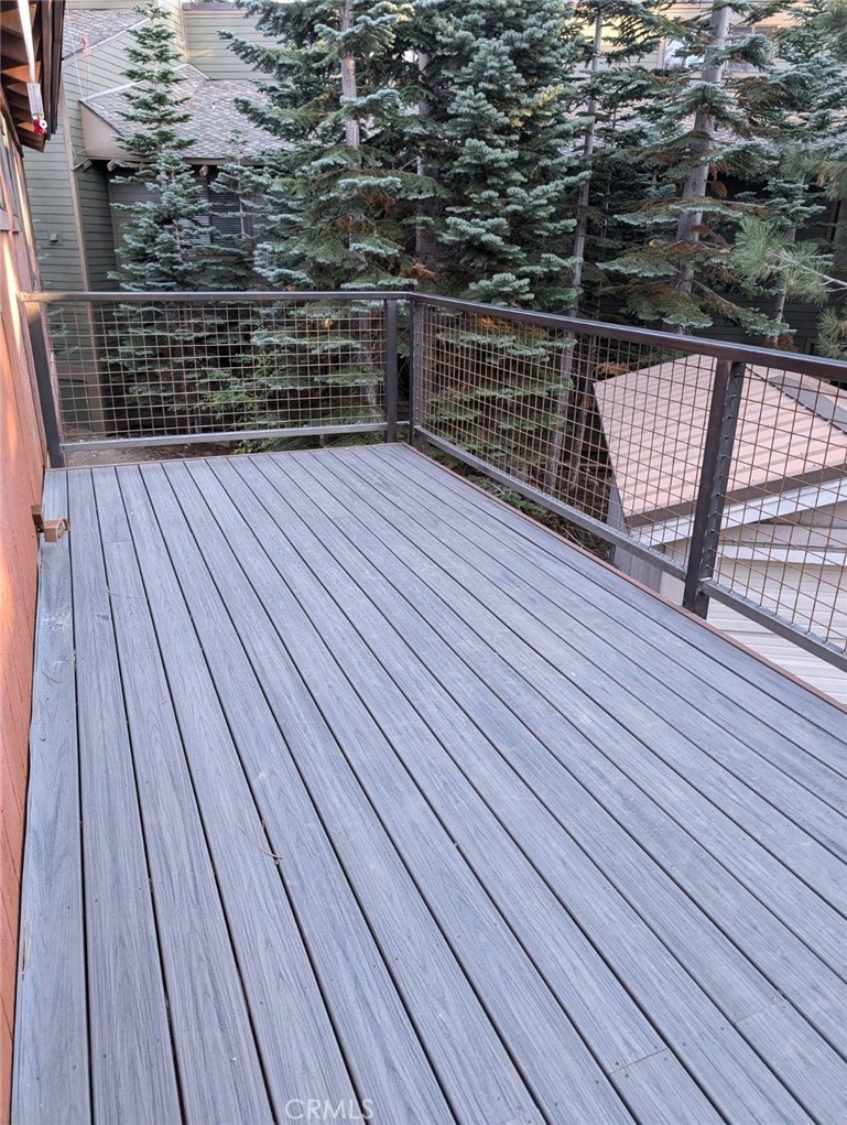 92 Snowridge Property Photo 3