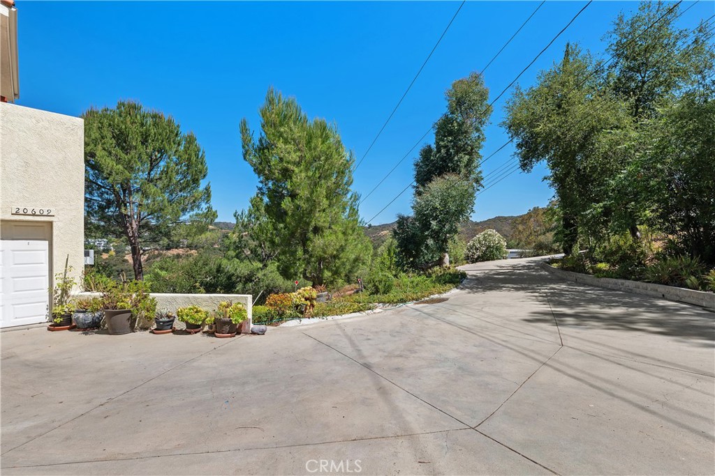 20609 Callon Drive Property Photo 3