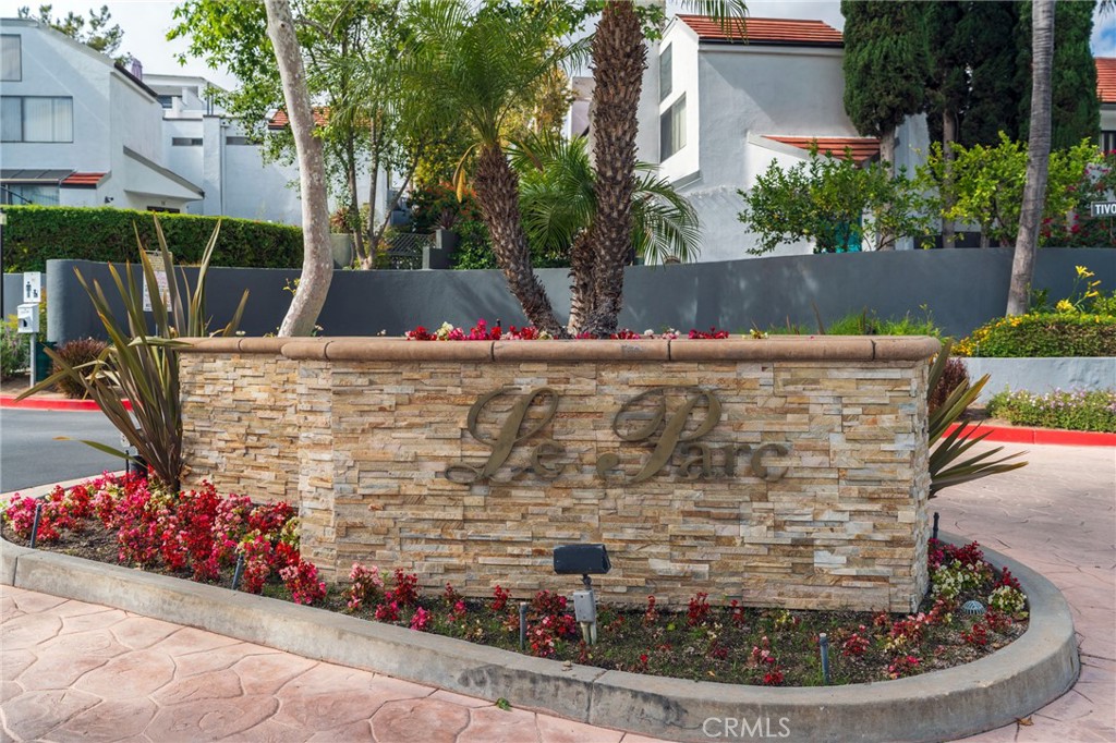 1159 Tivoli Property Photo 1