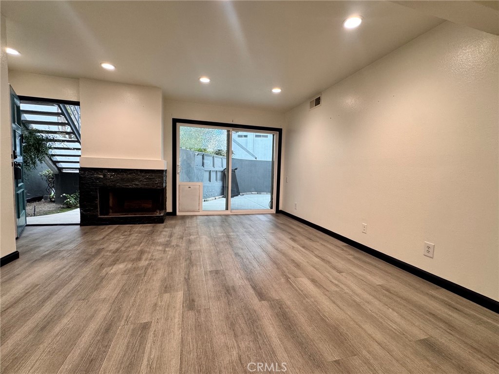 1159 Tivoli Property Photo 3