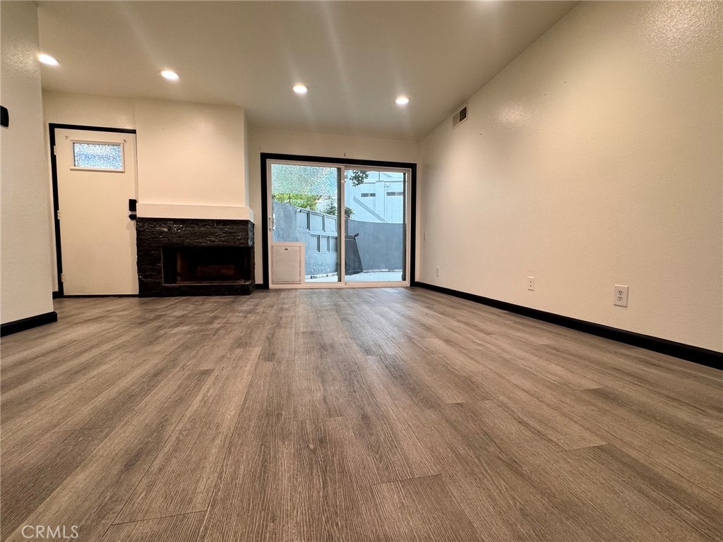 1159 Tivoli Property Photo 4
