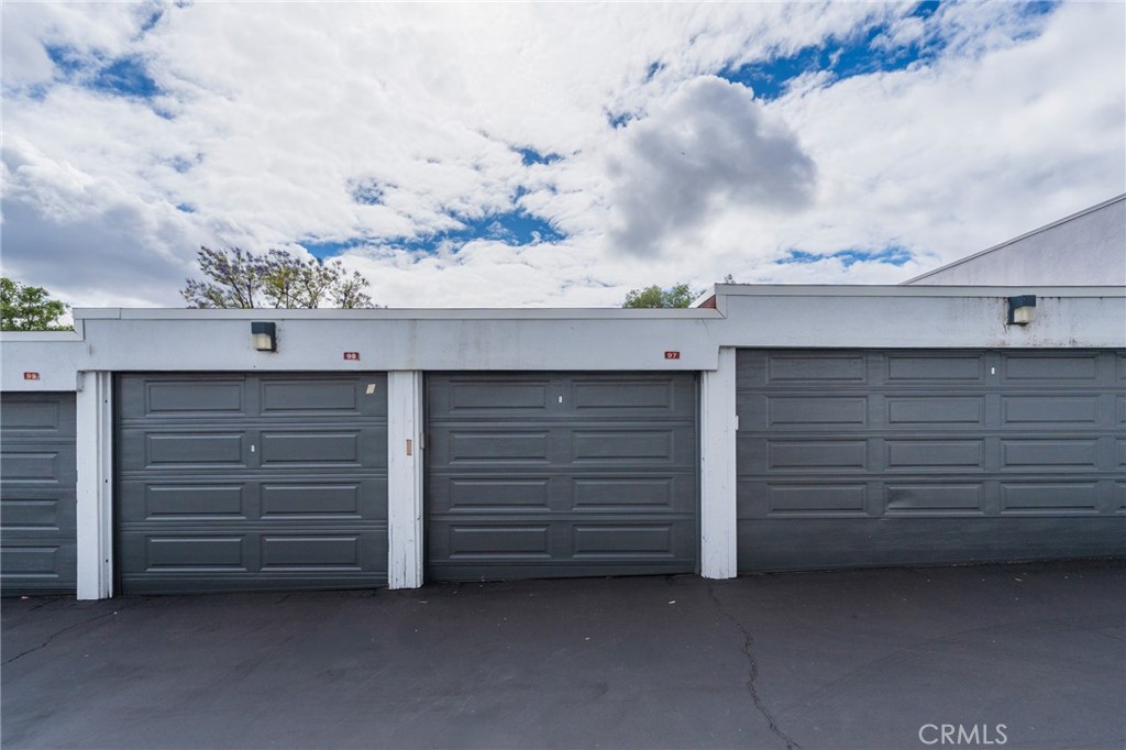 1159 Tivoli Property Photo 27